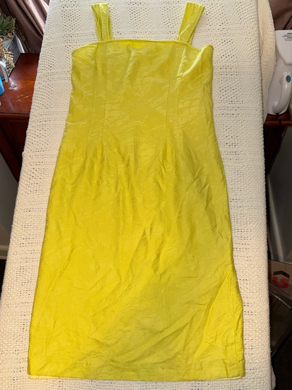 Sleeveless Yellow Midi Dress with Square Neck